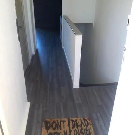 En Duplex Au 3ieme Etage Sans Ascenseur Appartamento Hyères